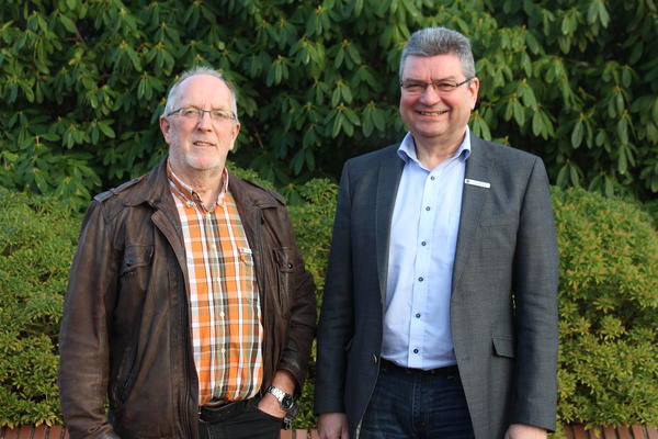 Arnfried Noormann und Landrat J�rg Bensberg.