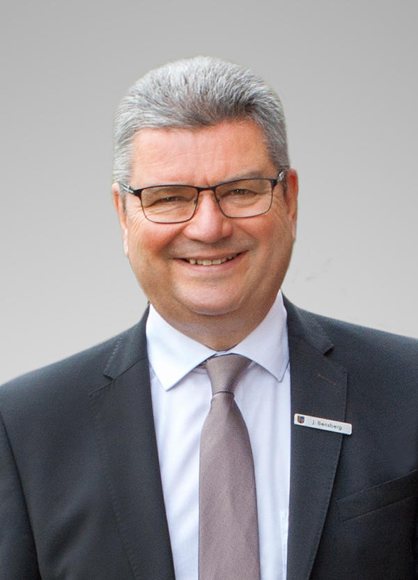 Landrat J�rg Bensberg