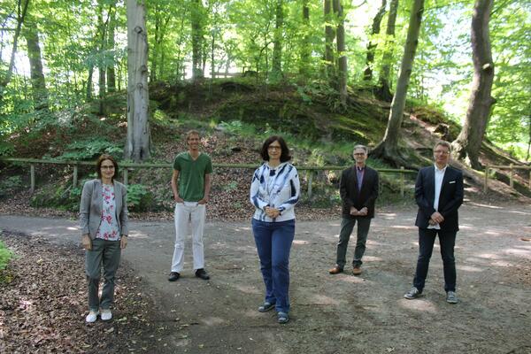 Auf dem Bild sehen Sie: Dr. Hildegard Nelson, Dr. Ulrich Kinder, Dr. Jana Fries, Andreas Gronde und Heiko Kramer