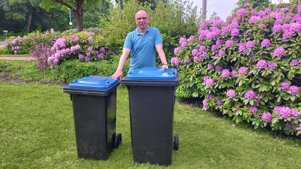Neuer 120-Liter-Abfallbeh�lter f�r Papier 