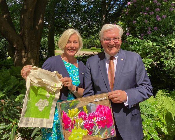 Karin Harms und Frank-Walter Steinmeier bei der Rhododendron-Taufe in Berlin 