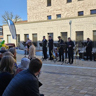 Tag der offenen T&uuml;r_Marinemusikkorps er&ouml;ffnen ihr Konzert