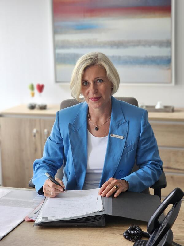 Landr�tin Karin Harms