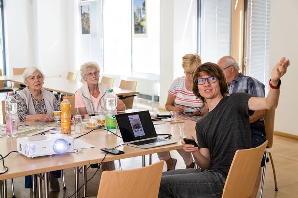 Pressefoto_Digitaler-Engel-c-Joerg-Farys-539