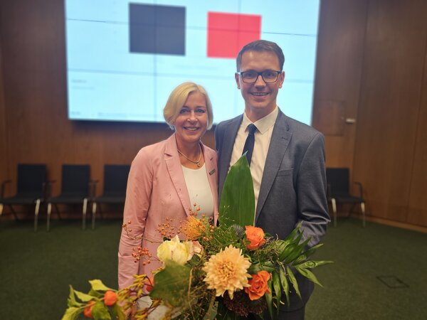 Kommunalwahl: Landrätin Karin Harms gratuliert Wahlsieger Hendrik Lehners